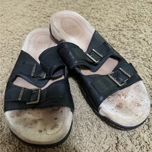 UGG Men’s Black Leather Slip On Sandals / Slides Size 10 Birkenstock styling